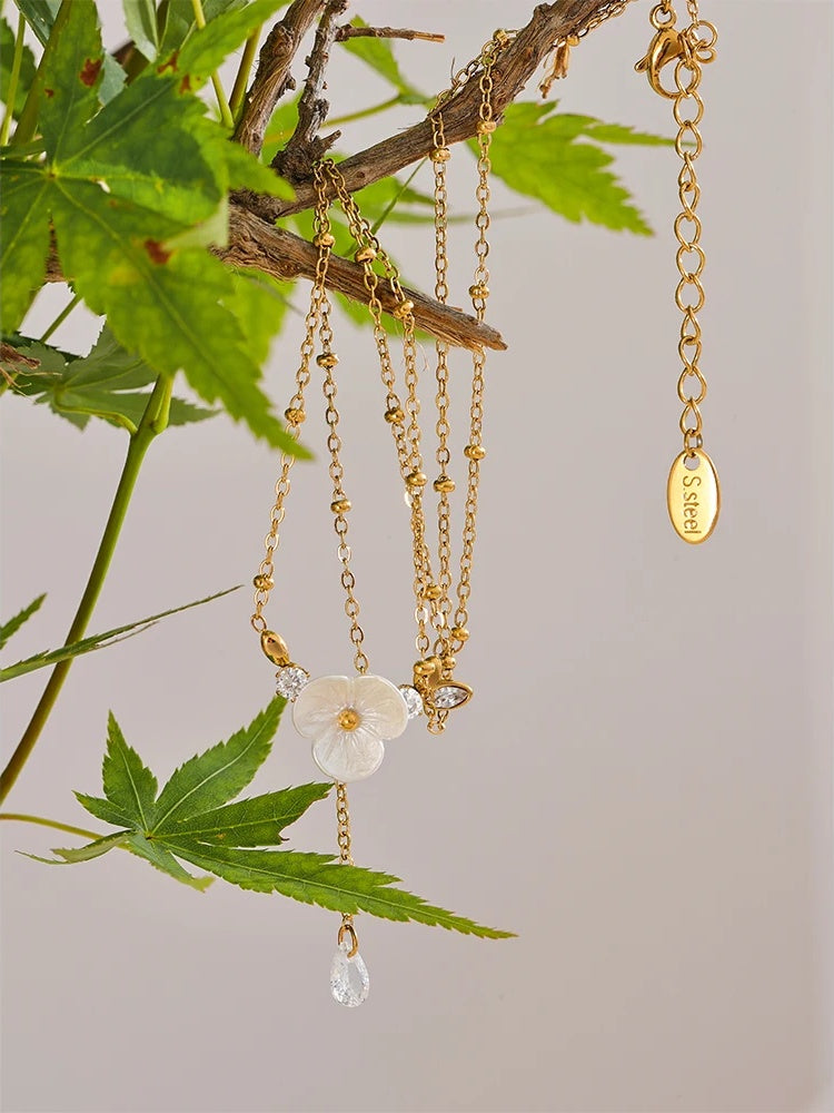 Imitation shell flower zircon pendant necklace - product image