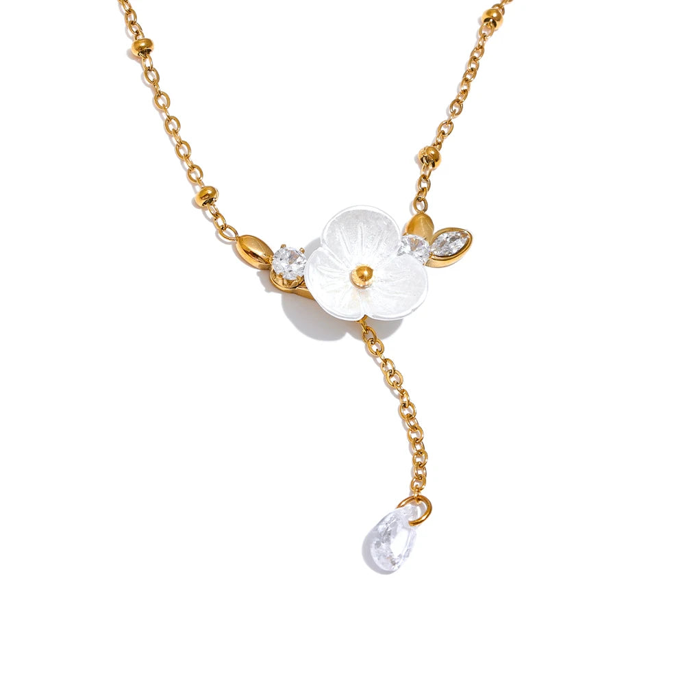 Imitation shell flower zircon pendant necklace - product image
