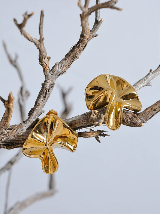 Irregular flower stud earrings - product image
