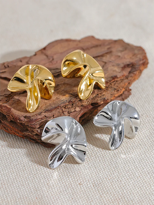 Irregular flower stud earrings - product image