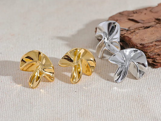 Irregular flower stud earrings - product image