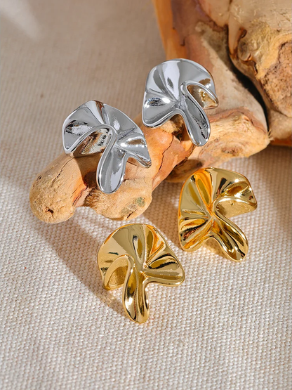 Irregular flower stud earrings - product image