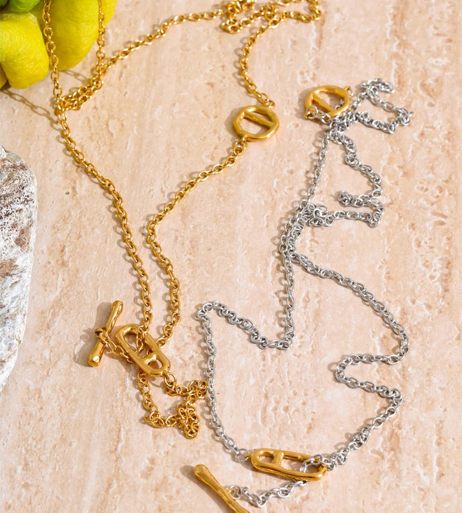 Long chain toggle-clasp distinctive necklace - product image