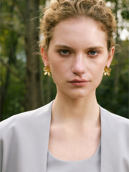 Metal flower daily push-back stud earrings - product image