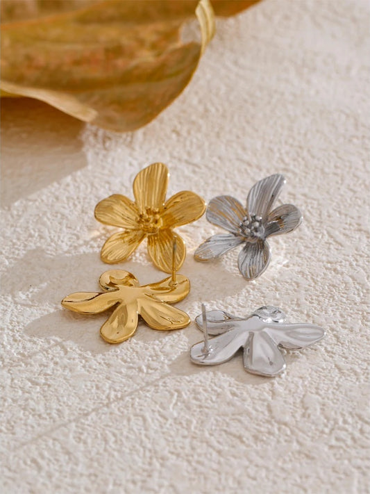 Metal flower daily push-back stud earrings - product image
