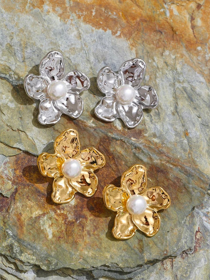 Metal flower simulated pearl stud earrings - product image