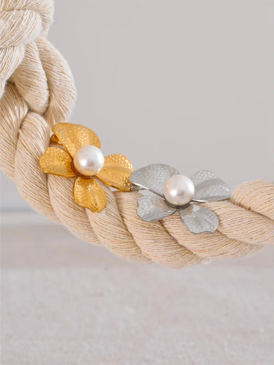 Metal flower simulated pearls brooch pin - product image