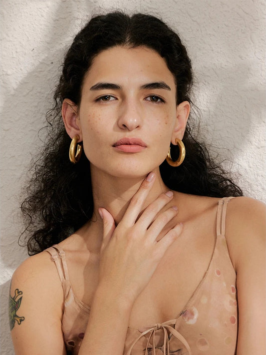 Minimalist c-shape polished hoop earrings - product image