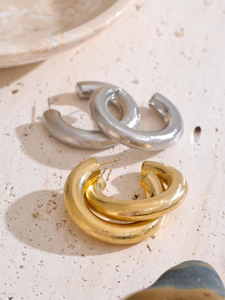 Minimalist c-shape polished hoop earrings - product image