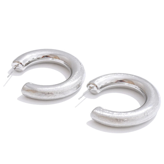 Minimalist c-shape polished hoop earrings - product image