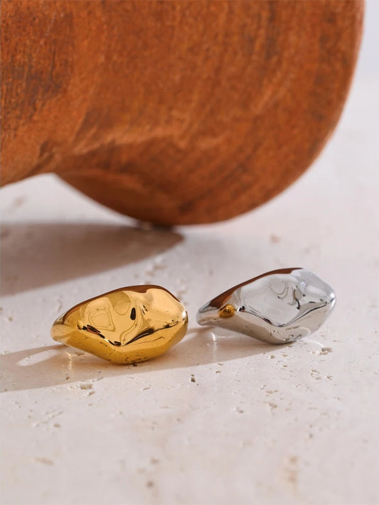 Minimalist cast metal statement finger ring - product image