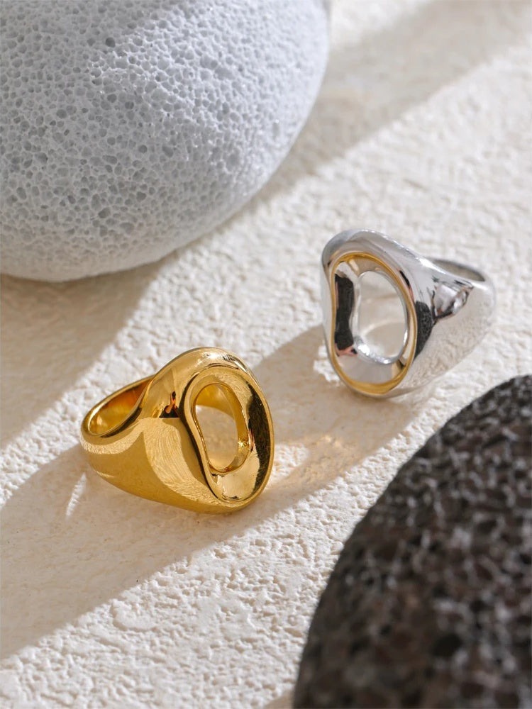 Minimalist hollow gold platinum color smooth fashion ring - product image