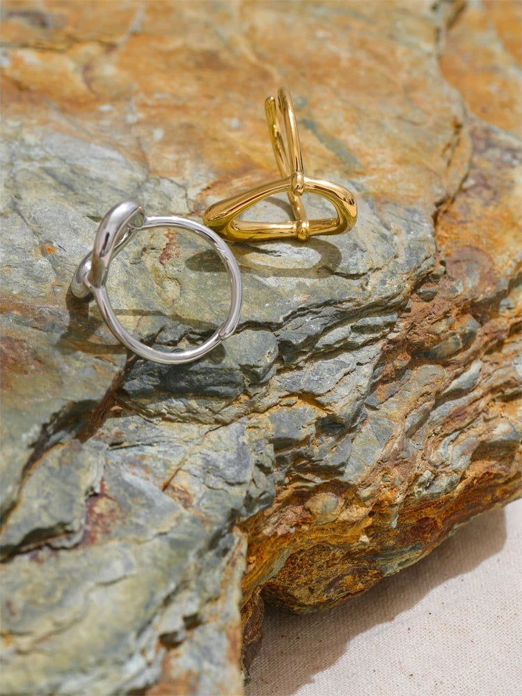 Minimalist oval hollow open finger ring - product image
