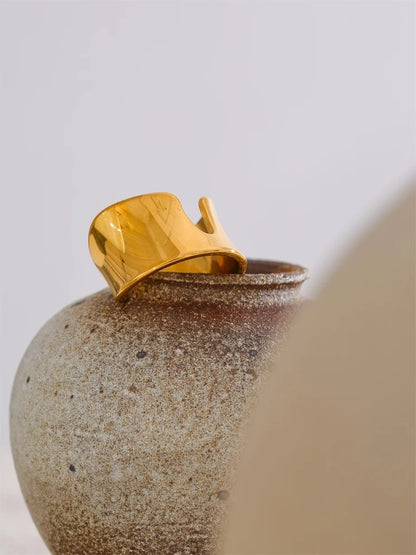 Minimalist polished open minimalist texture ring - product image