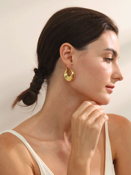 Minimalist round hollow hoop earrings - product image