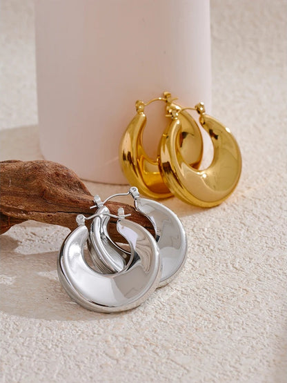 Minimalist round hollow hoop earrings - product image