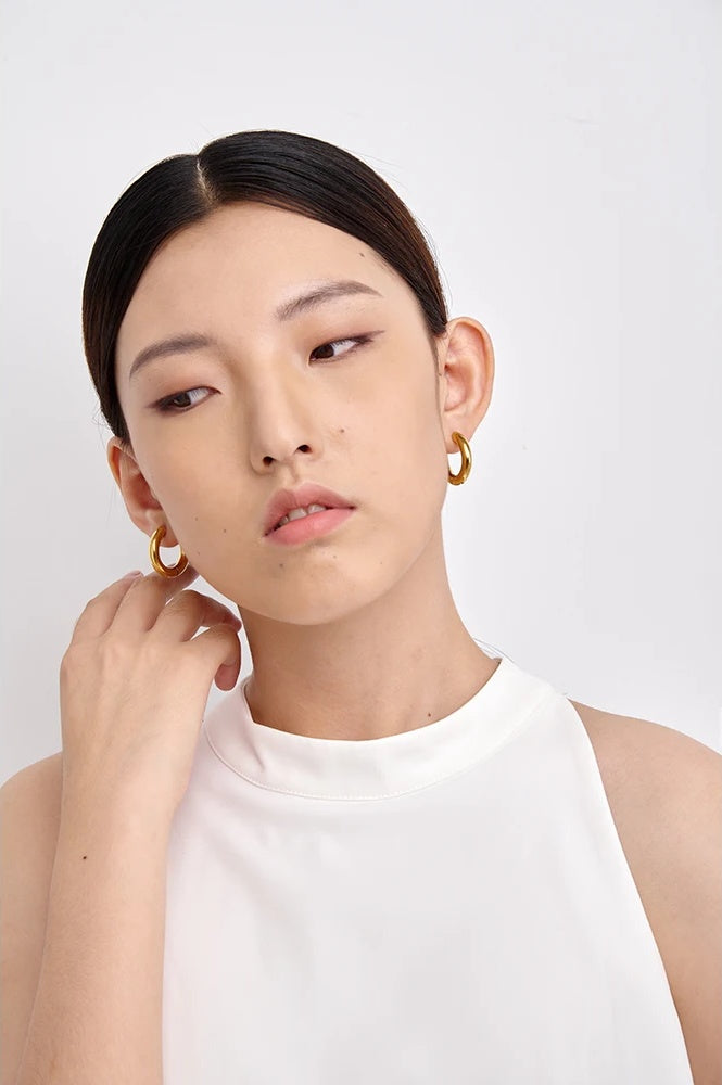 Minimalist round hollow hoop earrings charm - product image