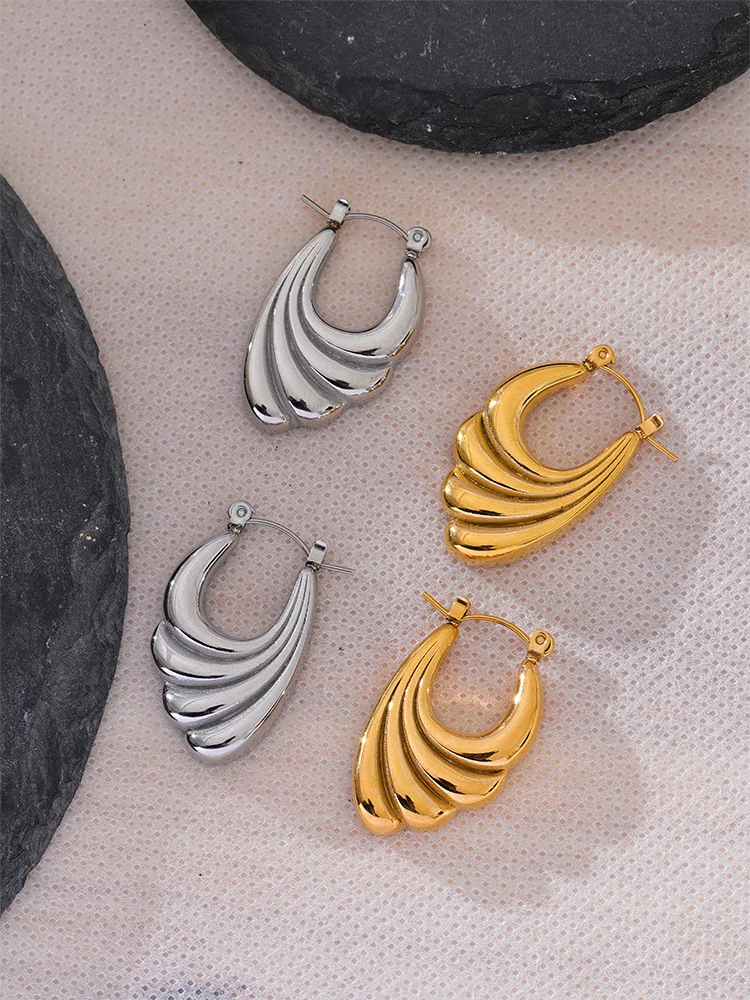 Minimalist stripe gold silver color hoop earrings - product image