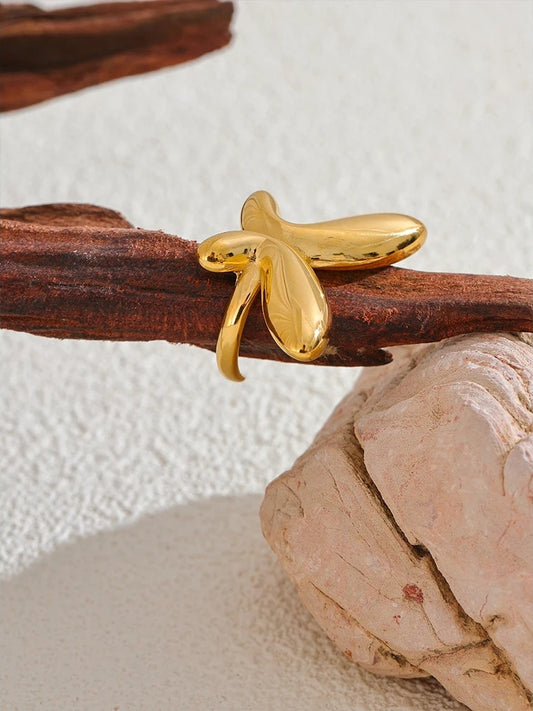 Minimalistic sleek butterfly texture open ring - product image