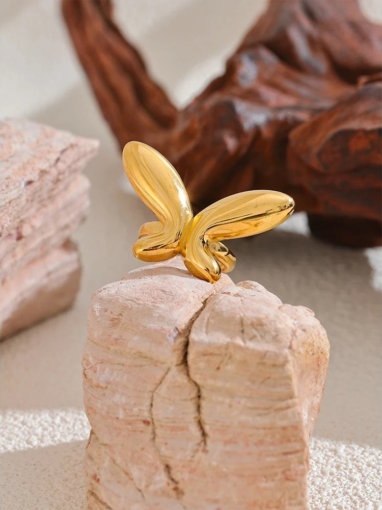 Minimalistic sleek butterfly texture open ring - product image