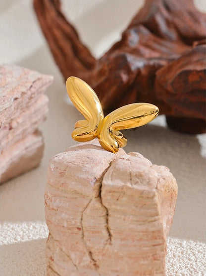 Minimalistic sleek butterfly texture open ring - product image