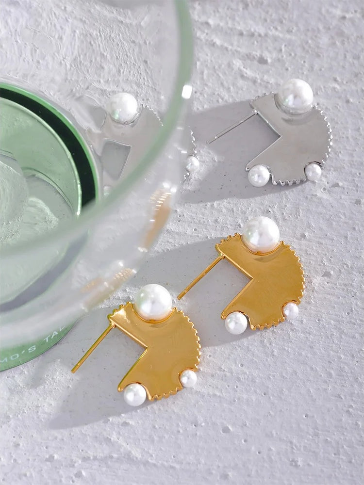 Modern round hoop imitation pearl earrings - product image