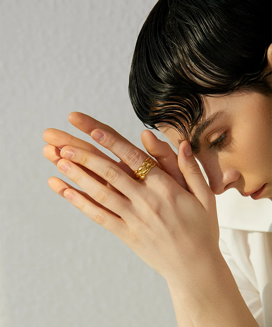 Modern texture statement ring gold color - product image