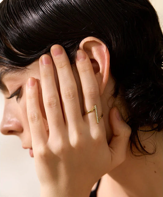 Modern twisted cz chic minimalist ring - product image