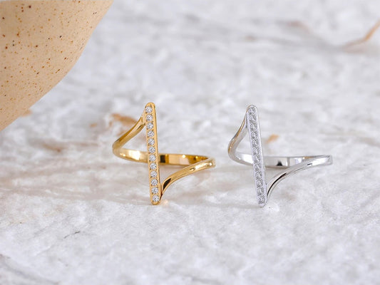 Modern twisted cz chic minimalist ring - product image