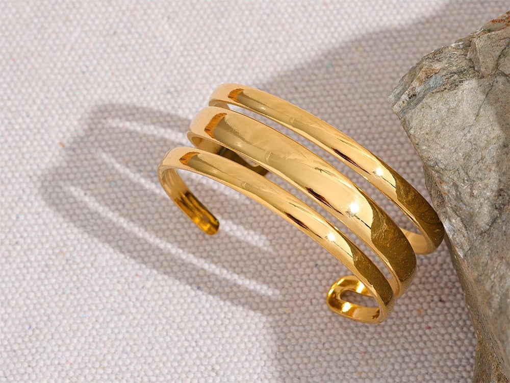 Multi-layer metal texture cuff bracelet - product image
