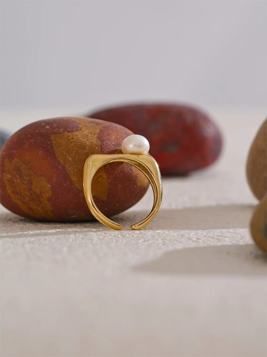 Natural pearl abstract open design ring - product image