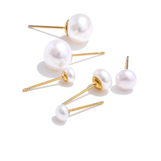 Natural pearls round stud earrings for ladies - product image