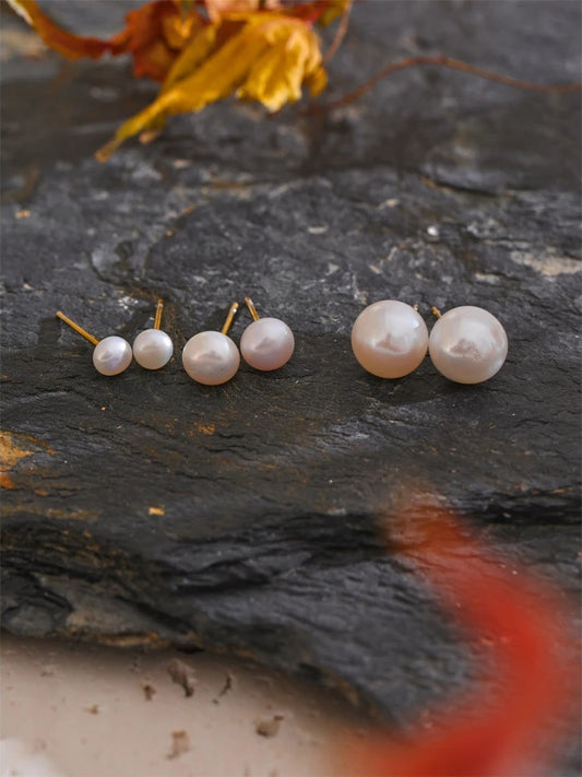 Natural pearls round stud earrings for ladies - product image