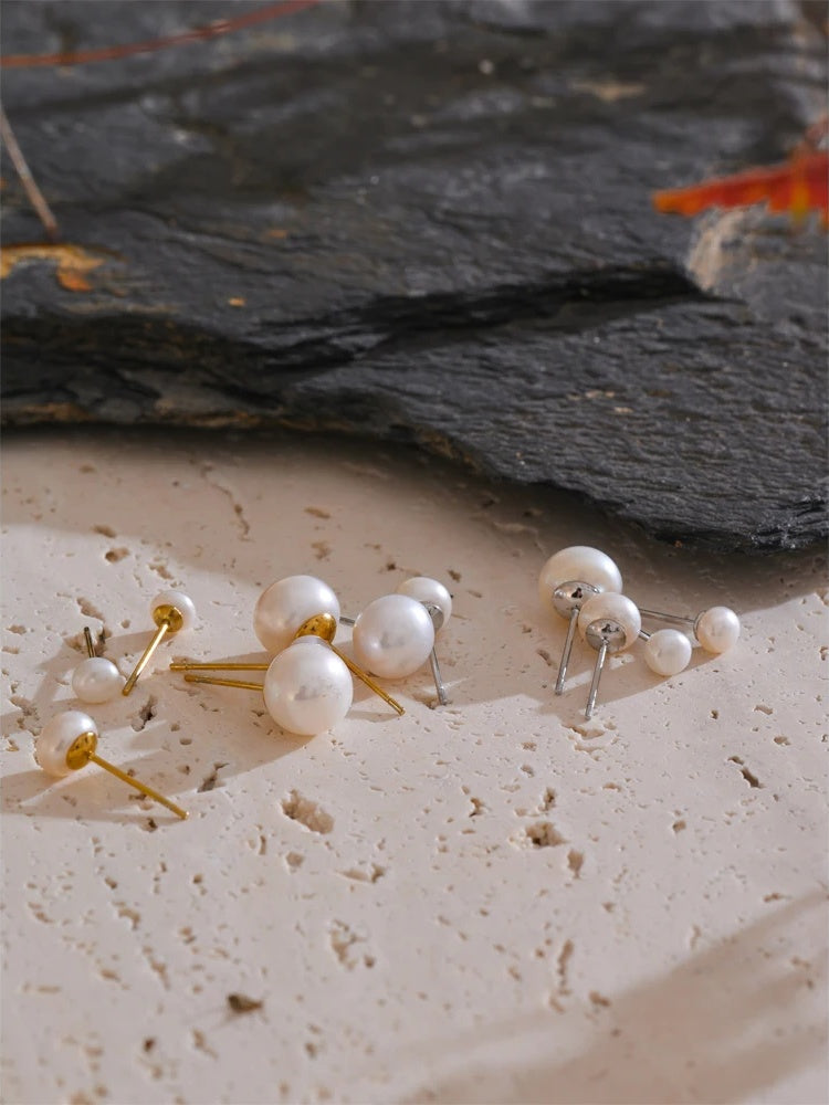 Natural pearls round stud earrings for ladies - product image