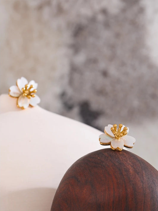 Natural shell flower daily stud earrings - product image