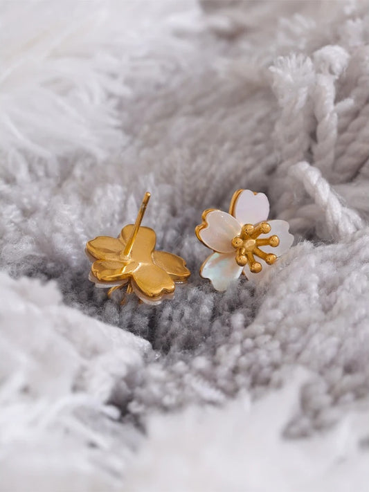 Natural shell flower daily stud earrings - product image
