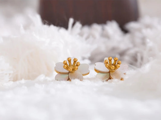 Natural shell flower daily stud earrings - product image