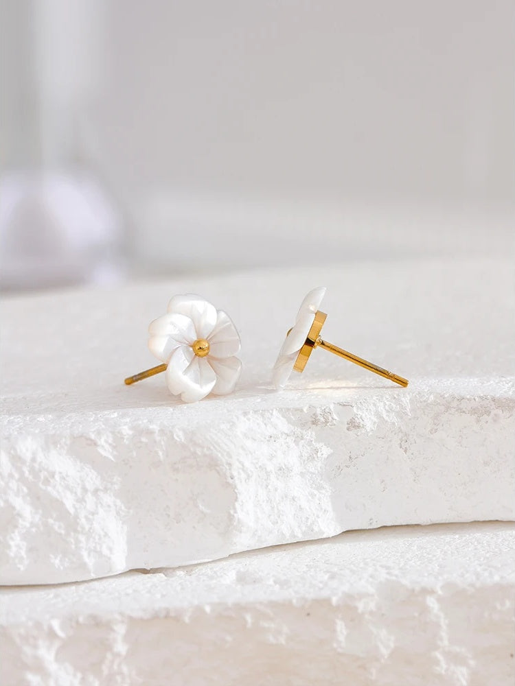 Natural shell flower daily sweet romantic stud earrings - product image
