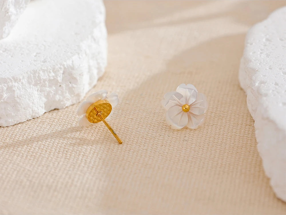 Natural shell flower daily sweet romantic stud earrings - product image