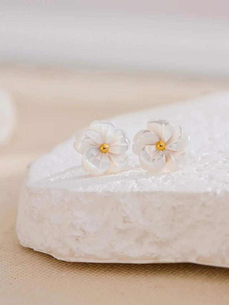 Natural shell flower daily sweet romantic stud earrings - product image