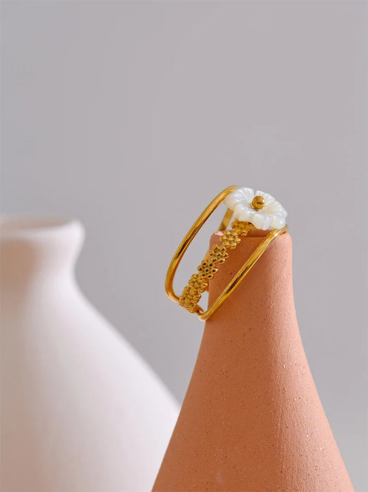 Natural shell flower hollow open fashion ring - product image