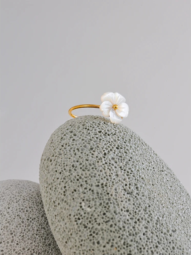 Natural shell flower open adjustable ring - product image