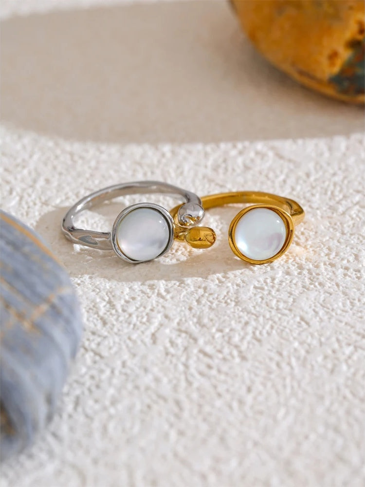 Natural shell fritillary modern fashion ring - product image