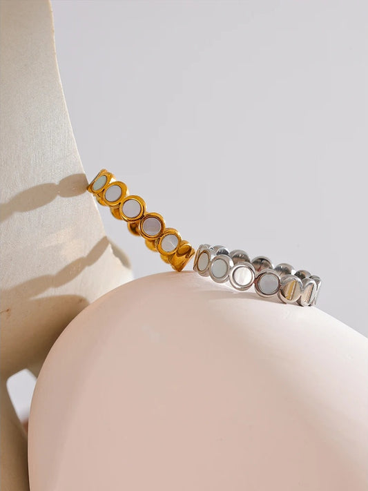 Natural shell round modern tension ring - product image
