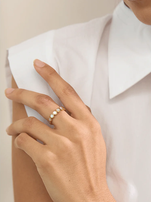 Natural shell round modern tension ring - product image