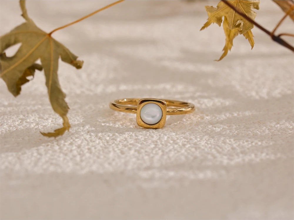 Natural shell square charm chic fashion ring - product image