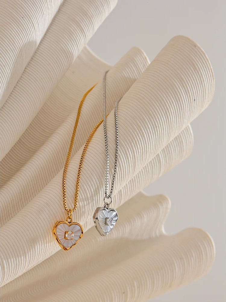 Natural shell zircon heart pendant necklace - product image