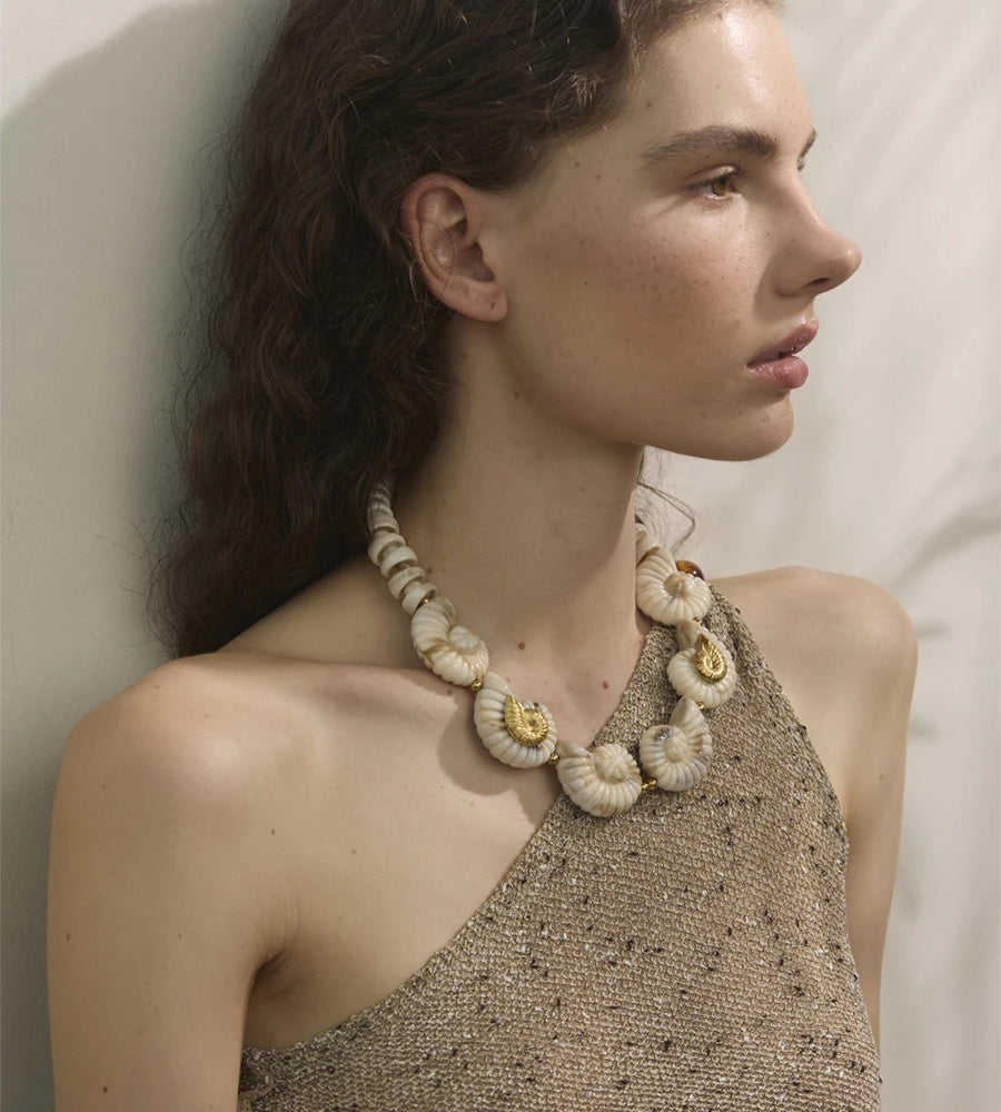 Ocean resin acrylic conch chain necklace - product image