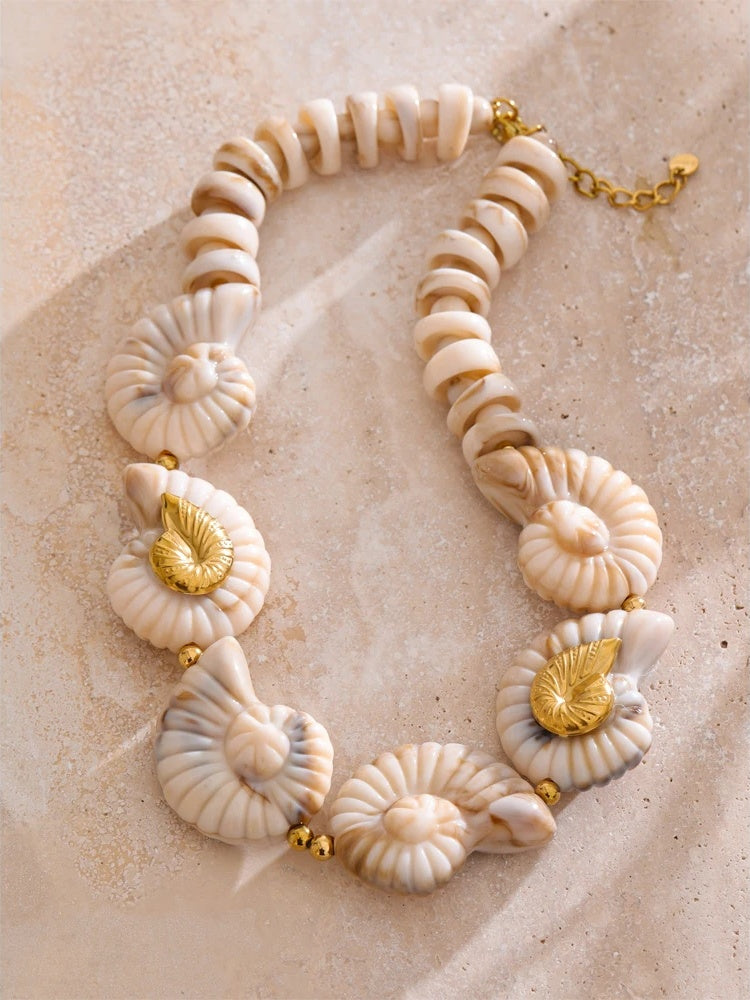 Ocean resin acrylic conch chain necklace - product image