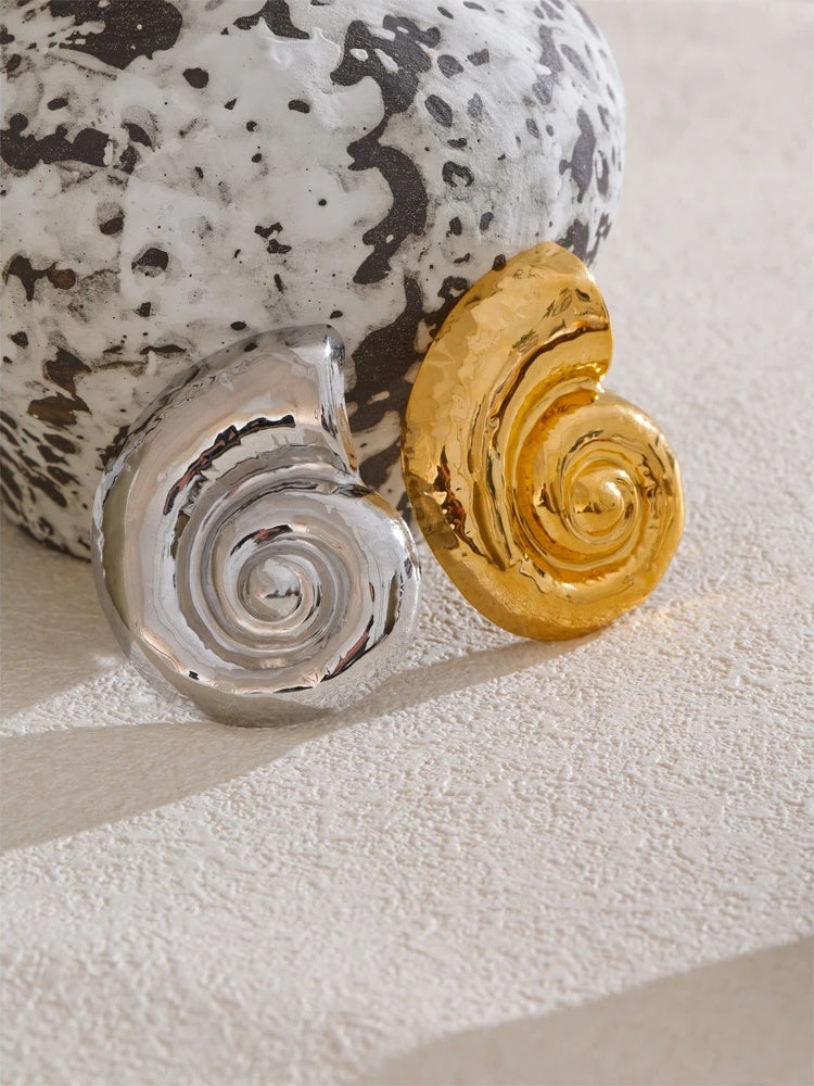 Ocean style metal conch brooch pin - product image